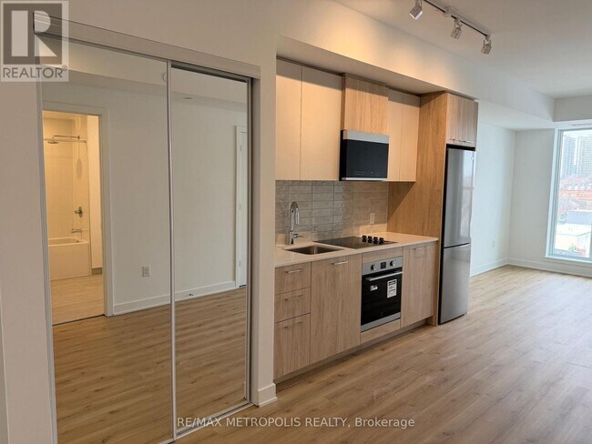 30 Dreamers Wy in Toronto, ON - Building Photo - Building Photo