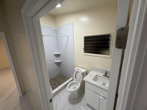 1676 Hoonipo St in Pearl City, HI - Foto de edificio - Building Photo