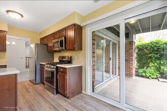 283 Coventry Cir in Vernon Hills, IL - Building Photo - Building Photo