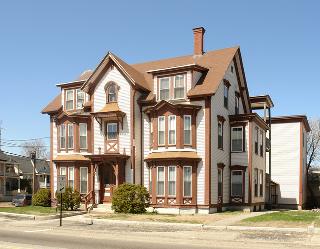 332 Hanover St in Manchester, NH - Foto de edificio - Building Photo