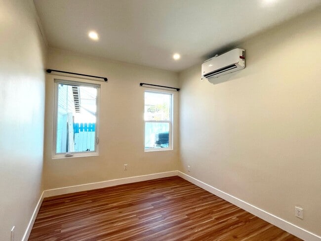 584 Cypress Ave in Los Angeles, CA - Building Photo - Building Photo
