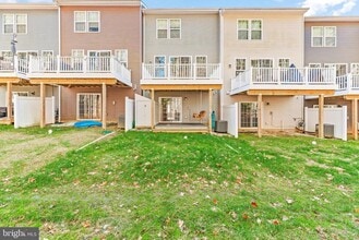 43858 Eucalyptus Way in California, MD - Building Photo - Building Photo