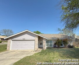 7401 Oak Marsh St in Live Oak, TX - Building Photo - Building Photo