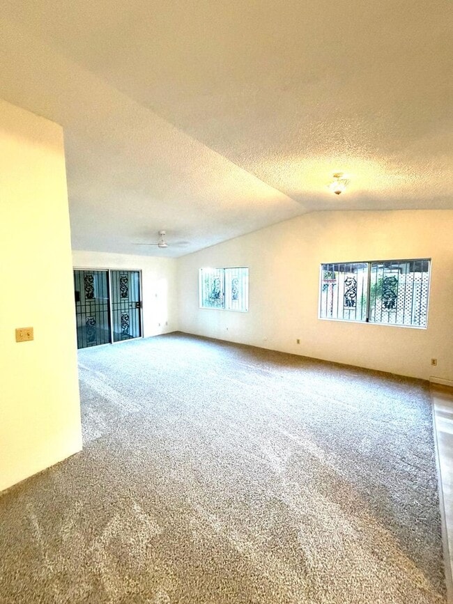 106 Cecil Ave in Delano, CA - Building Photo - Building Photo