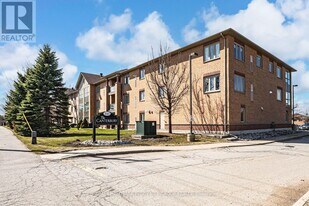 500 Mapleview Dr W in Barrie, ON - Building Photo