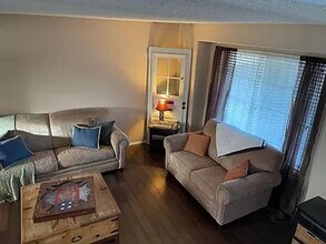 710 Riverview Ln in Colorado Springs, CO - Foto de edificio - Building Photo
