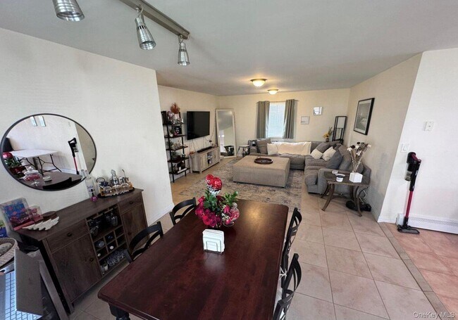 518 E Penn St in Long Beach, NY - Building Photo - Building Photo