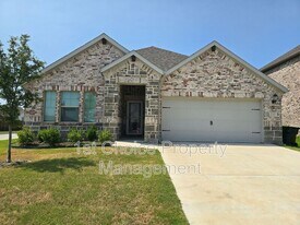 2101 Sun Star Dr in Haslet, TX - Building Photo