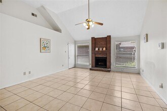 7711 Valera Ln in Houston, TX - Building Photo - Building Photo