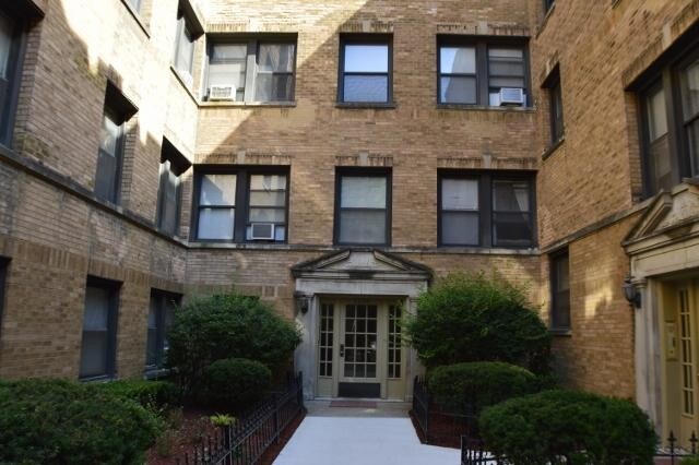 3404 W Carmen Ave-Unit -3404-GA in Chicago, IL - Building Photo