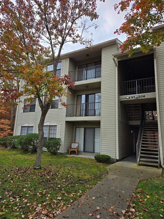 203 Colonial Ct in Galloway, NJ - Building Photo