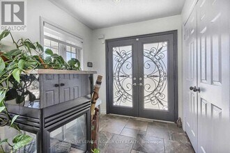 2247 Empire Crescent in Burlington, ON - Building Photo - Building Photo