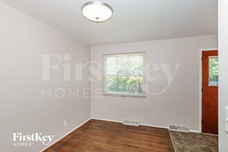 9216 Maverick Dr in Cincinnati, OH - Foto de edificio - Building Photo