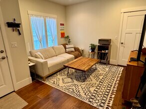 1207 14th St in Anacortes, WA - Building Photo - Building Photo