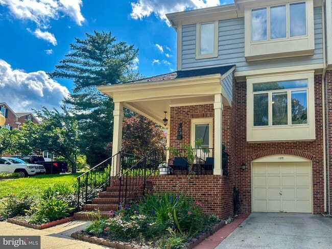property at 120 E Colonial Dr