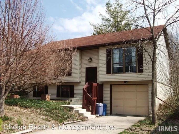 1615 S Buffstone Ct in Bloomington, IN - Building Photo