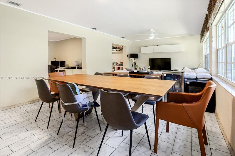 600 SW 25th Rd in Miami, FL - Building Photo