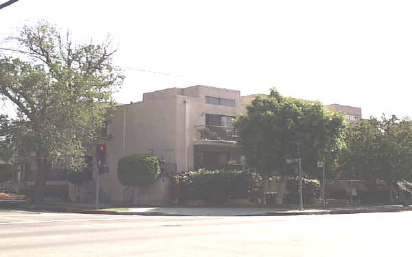 12653 Oxnard St in North Hollywood, CA - Foto de edificio - Building Photo