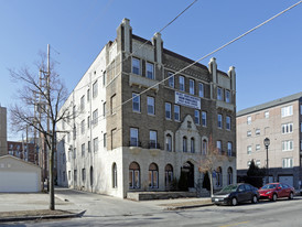 The Ritz Apartments in Milwaukee, WI - Building Photo