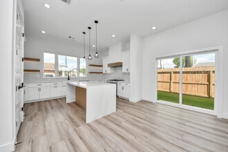 1818 West St in Houston, TX - Building Photo - Building Photo