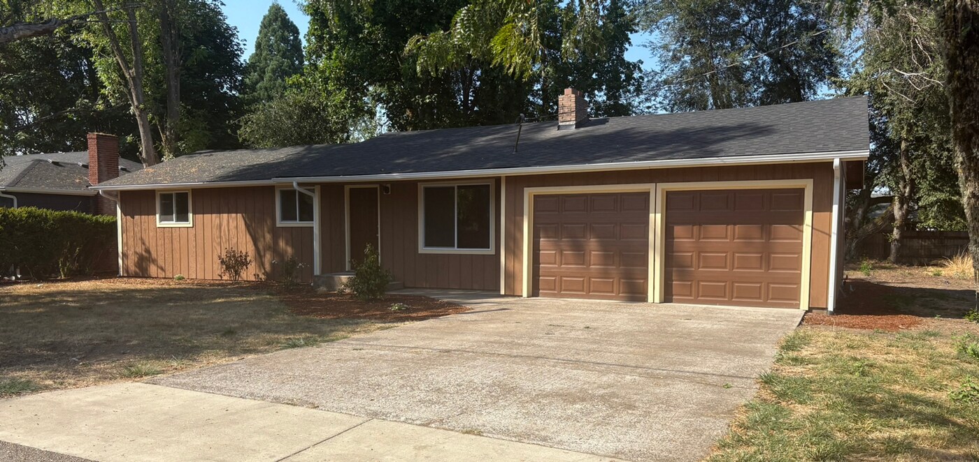 4297 Auburn Rd NE in Salem, OR - Building Photo