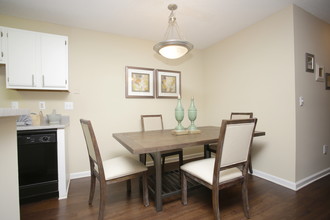 The Ashford at Stone Ridge in College Park, GA - Building Photo - Interior Photo