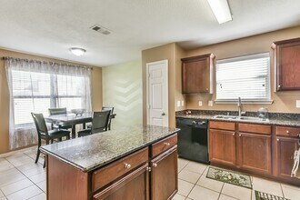 9423 Ivory Trail Ln in Rosharon, TX - Building Photo - Building Photo