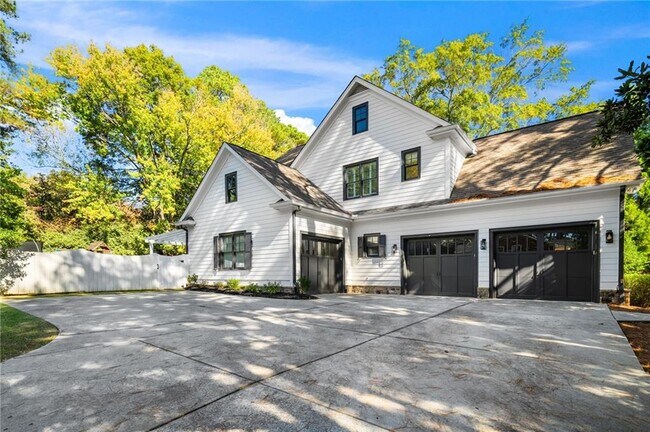 4715 Westfield Dr NE in Atlanta, GA - Building Photo - Building Photo