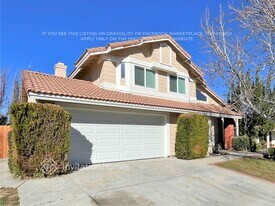 4721 Cocina Ln in Palmdale, CA - Building Photo