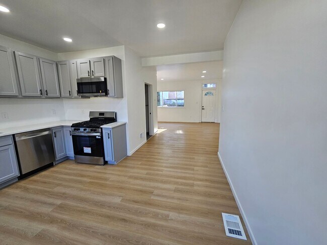 36 Woessner Ave in Pittsburgh, PA - Building Photo - Building Photo