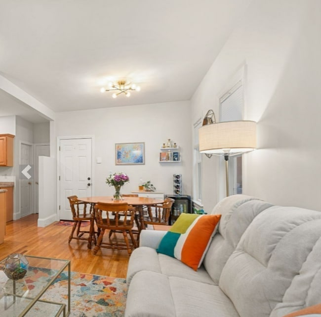 8 Oakland St, Unit 1 in Cambridge, MA - Foto de edificio - Building Photo