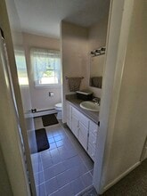 108 Shaker St in New London, NH - Building Photo - Building Photo