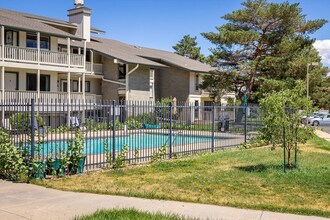 645 Manhattan Pl, Unit #309 in Boulder, CO - Building Photo - Building Photo
