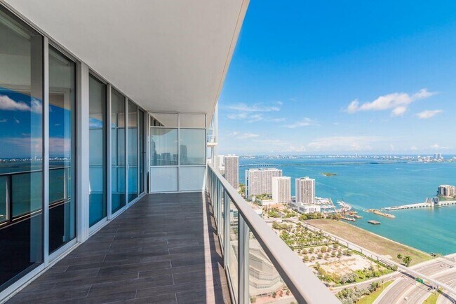 1100 Biscayne Blvd, Unit 5401 in Miami, FL - Foto de edificio - Building Photo