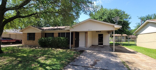 property at 3213 Red Bud Ln