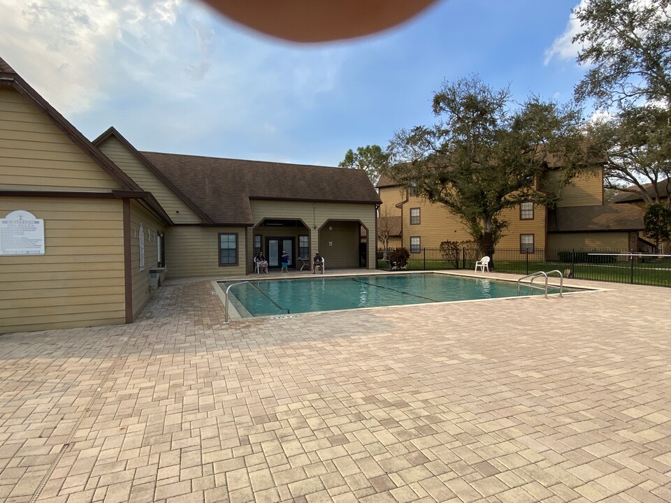 465 Forestway Cir, Unit Lakewood Park in Altamonte Springs, FL - Foto de edificio