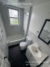 32 Van Cortlandt Park Ave in Yonkers, NY - Foto de edificio - Building Photo