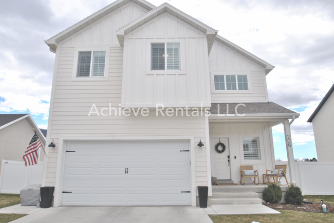 property at 206 E 520 N