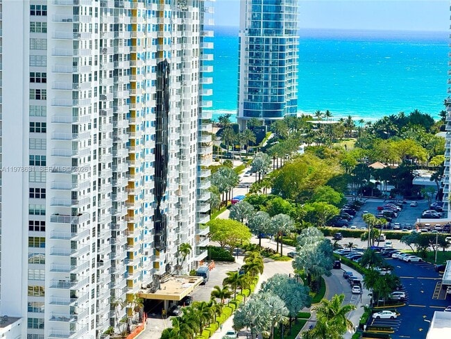 250 174th St in Sunny Isles Beach, FL - Building Photo - Building Photo