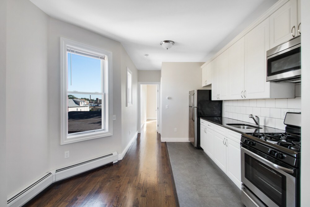102 Lanza Ave, Unit 2 in Garfield, NJ - Foto de edificio