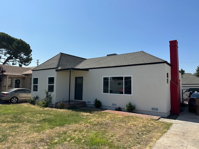 property at 123 Linda Vista Dr