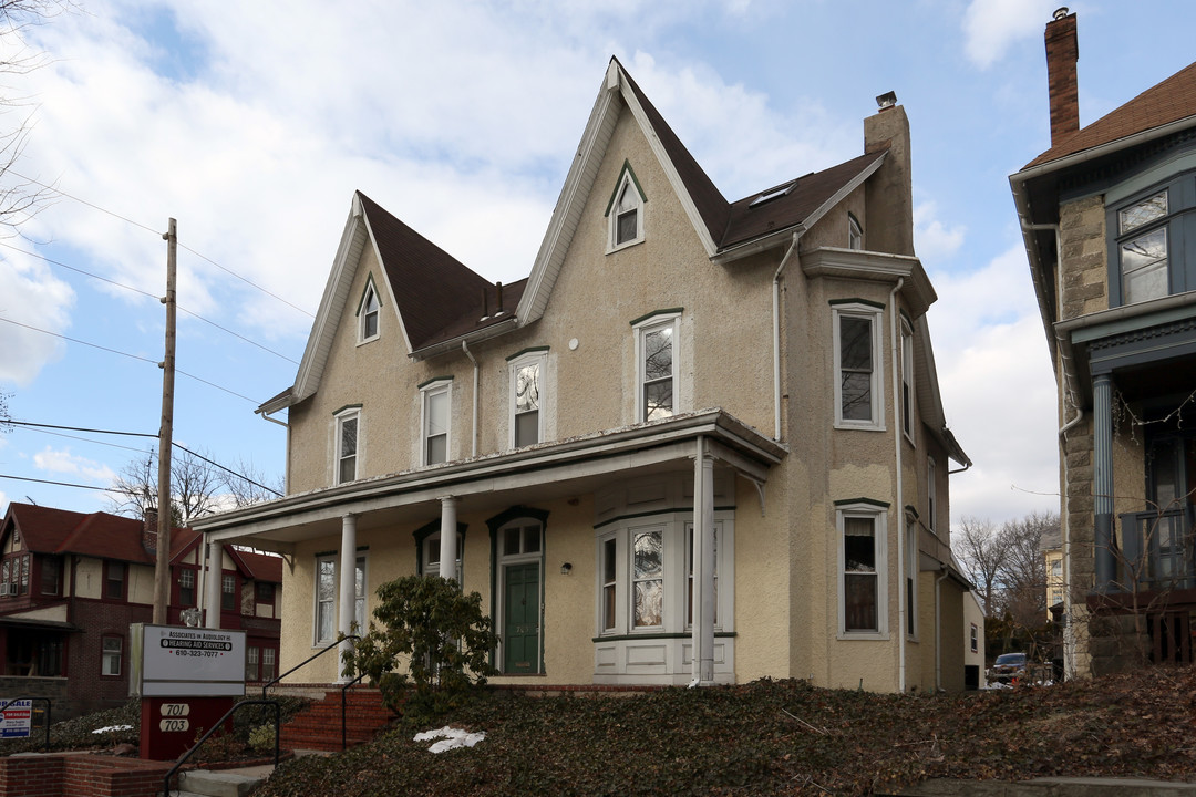 701-703 E High St in Pottstown, PA - Building Photo