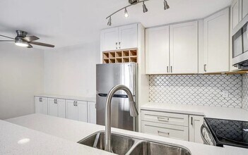 4600 Lamont St, Unit 4-122 in San Diego, CA - Foto de edificio - Building Photo