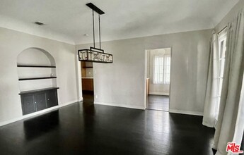 8329 4th St in Los Angeles, CA - Building Photo - Building Photo