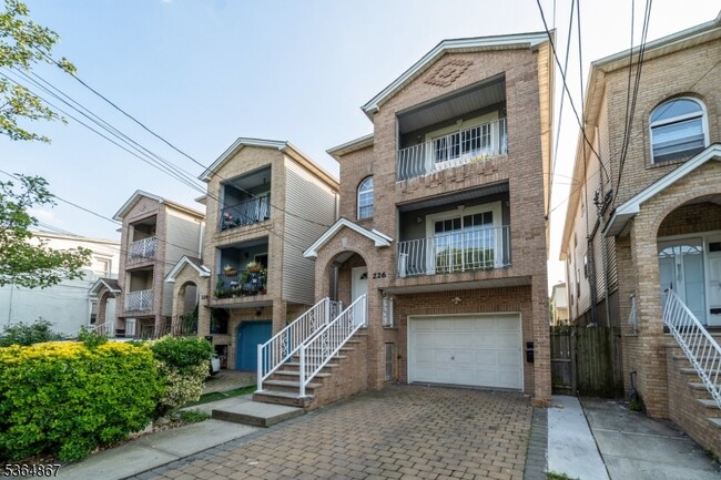 226 Port Ave in Elizabeth, NJ - Building Photo - Building Photo