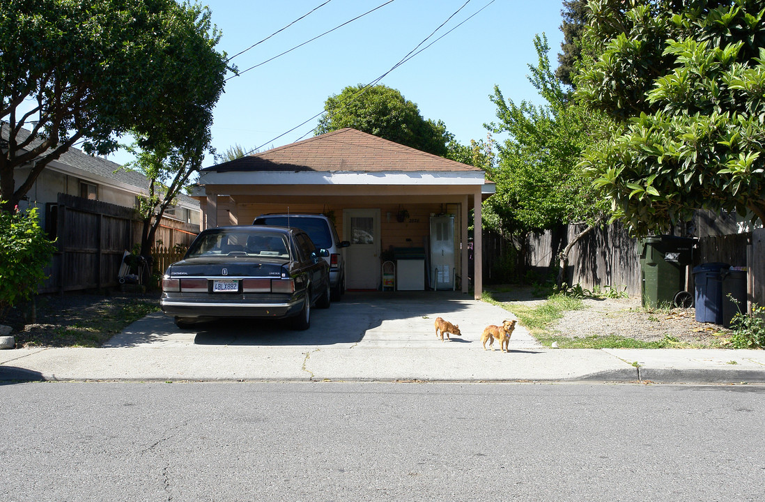 2828 Westmoreland Ave in Redwood City, CA - Building Photo