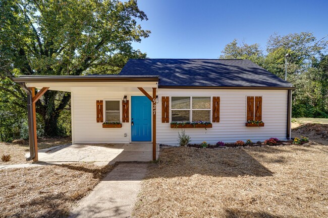 property at 927 Hulana St