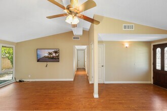 526 N Emerald Dr in Orange, CA - Building Photo - Building Photo