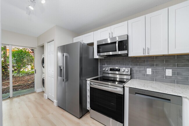 3750 N Jog Rd in Royal Palm Beach, FL - Building Photo - Building Photo