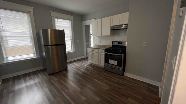 879 Elm St, Unit 1 in New Haven, CT - Building Photo - Building Photo